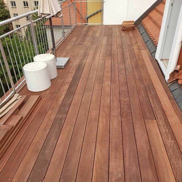 Dřevěná terasa merbau balkón